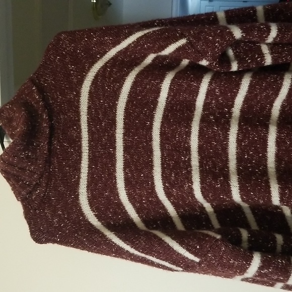 JUSTFAB Oversized Sweater. Size large - Picture 5 of 8